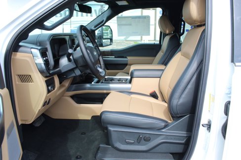 New 2025 Ford F350 Lariat w/ Lariat Ultimate Package image 17