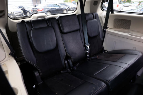 Used 2020 Dodge Grand Caravan SXT image 23
