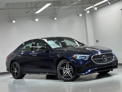 New 2026 Mercedes-Benz E 350 4MATIC Sedan image 2