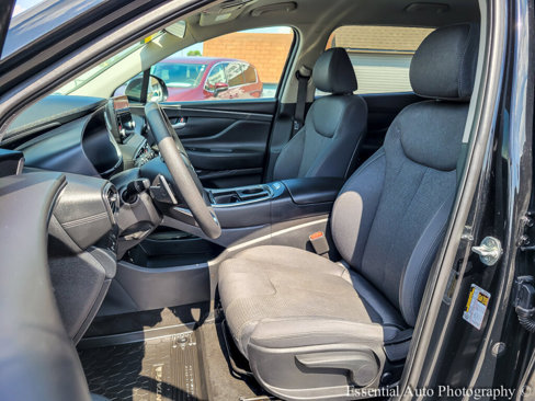 Used 2023 Hyundai Santa Fe SE image 9