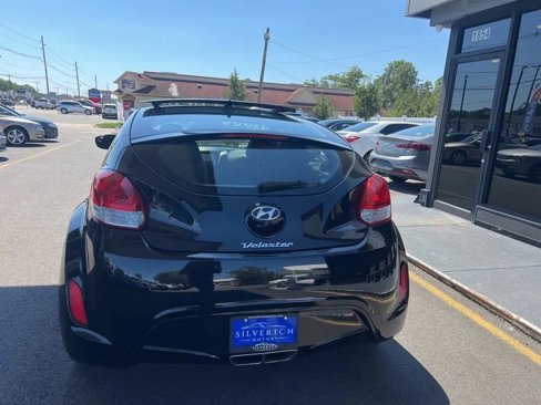 Used 2017 Hyundai Veloster Value Edition image 9