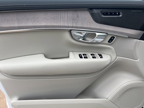 New 2026 Volvo XC90 B6 Ultra image 13