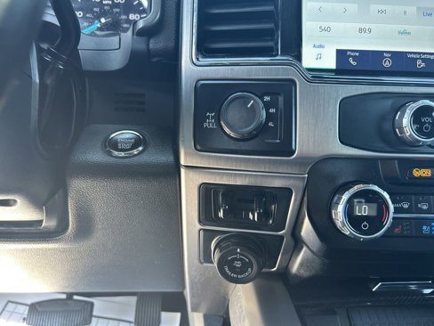 Certified 2022 Ford F350 Platinum w/ FX4 Off-Road Package image 35