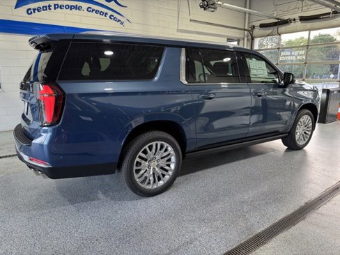 New 2026 Chevrolet Suburban High Country image 13