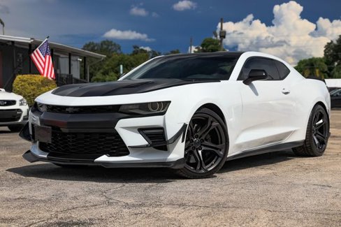 Used 2018 Chevrolet Camaro SS image 1