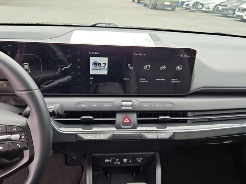 Used 2025 Kia K4 EX image 16