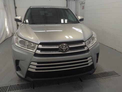 Used 2019 Toyota Highlander LE image 14