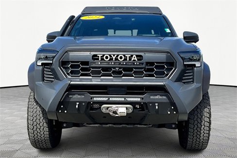 Used 2024 Toyota Tacoma Trailhunter image 3