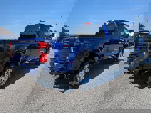 New 2026 Ford F450 Platinum w/ FX4 Off-Road Package image 3