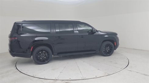 New 2025 Jeep Wagoneer L Series II w/ Premium Group I image 17
