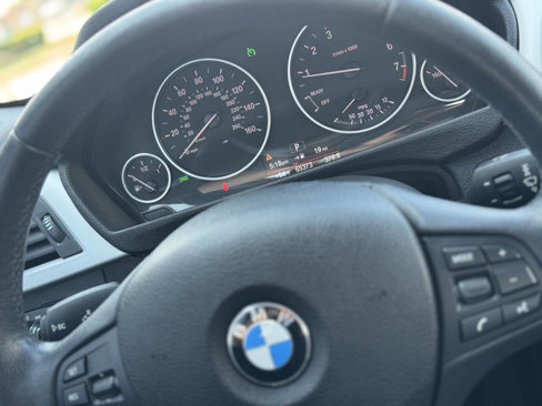 Used 2017 BMW 320i Sedan image 17