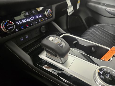 New 2025 Mitsubishi Outlander SEL image 24