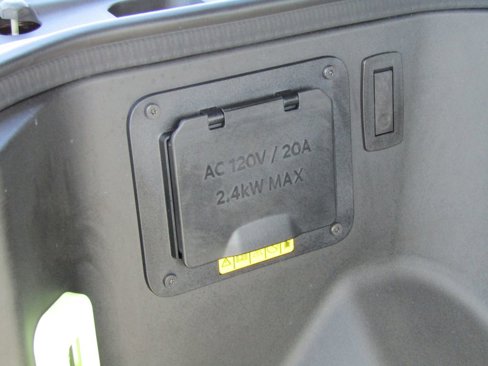 Used 2023 Ford F150 Lightning XLT image 10