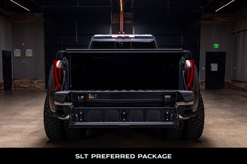 Used 2025 GMC Sierra 3500 SLT w/ SLT Convenience Package image 9