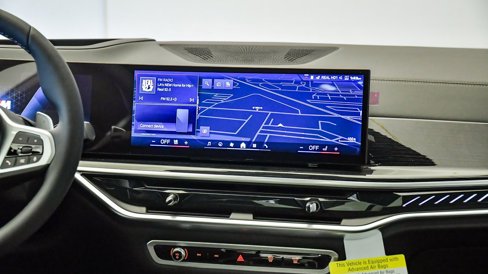 New 2026 BMW X7 M60i image 16