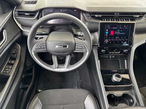 Used 2024 Jeep Grand Cherokee L Laredo image 14