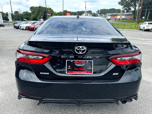 Used 2021 Toyota Camry SE image 6