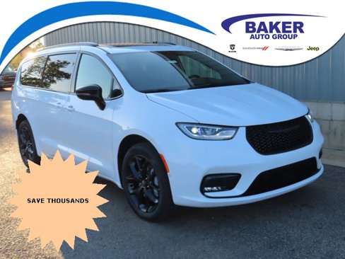 New 2026 Chrysler Pacifica Limited image 1