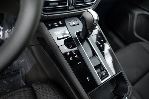 New 2026 Porsche Macan image 14
