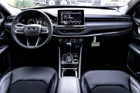New 2026 Jeep Compass Latitude image 23