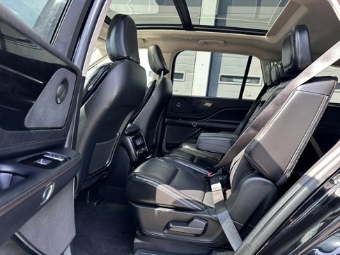 Certified 2022 Lincoln Aviator Reserve w/ Equipment Group 201A image 21