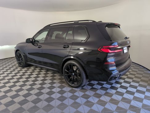 New 2026 BMW X7 M60i image 3