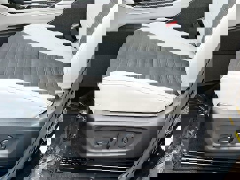 New 2025 Mitsubishi Outlander SE image 20
