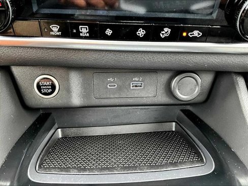 Certified 2022 Nissan Rogue SV image 25