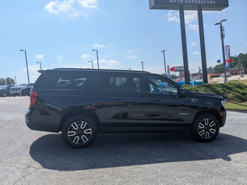 Used 2023 GMC Yukon XL AT4 image 4