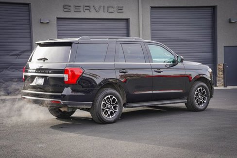 Used 2023 Ford Expedition XLT image 8
