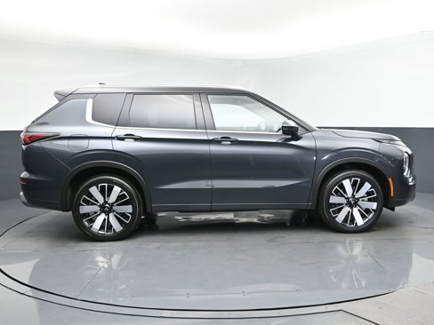 New 2025 Mitsubishi Outlander SEL image 3