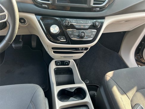 Used 2019 Chrysler Pacifica Touring image 15