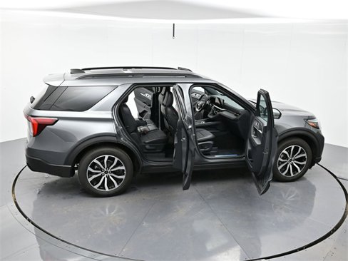 Used 2025 Ford Explorer ST-Line w/ Premium Package image 49
