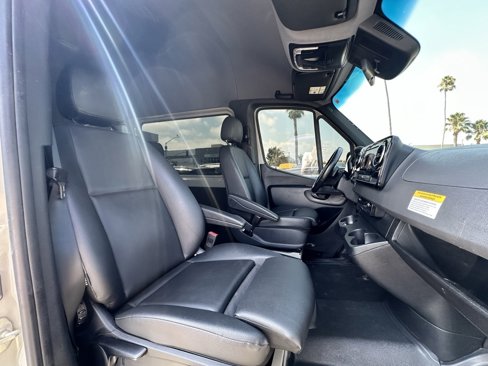 Used 2023 Mercedes-Benz Sprinter 2500 image 24