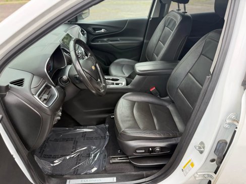 Used 2020 Chevrolet Equinox Premier w/ Premier Redline Edition image 10