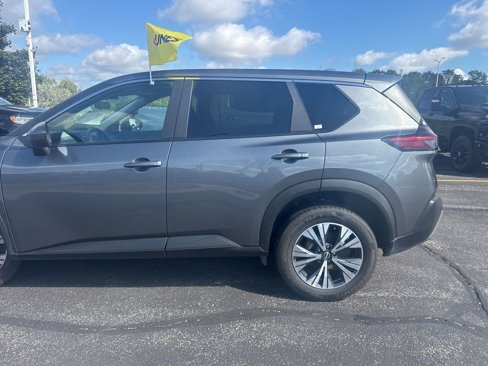 Used 2023 Nissan Rogue SV image 7