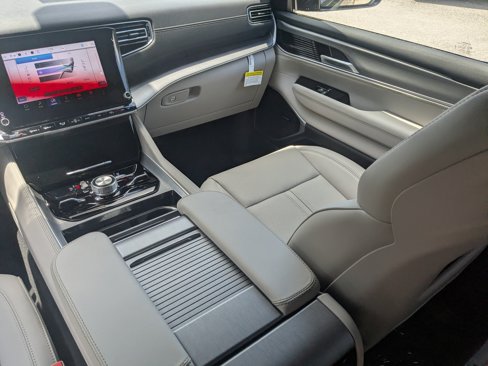 New 2025 Jeep Wagoneer L Series II image 21