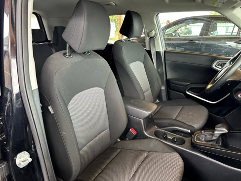 Used 2022 Kia Soul LX image 36