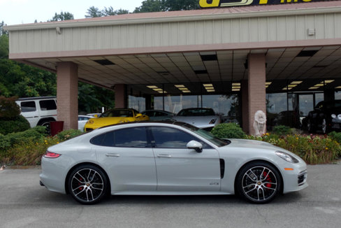 Used 2022 Porsche Panamera GTS w/ Premium Package image 2