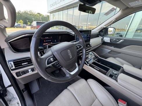 Used 2023 Lincoln Navigator L Reserve image 12