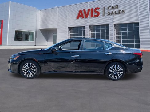 Used 2024 Nissan Altima 2.5 SV image 10