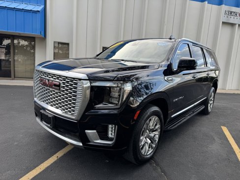 Used 2022 GMC Yukon XL Denali image 3