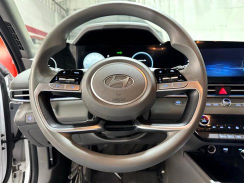 Used 2024 Hyundai Elantra SEL image 20