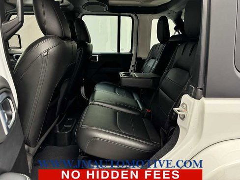 Used 2023 Jeep Wrangler Sahara image 15