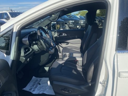 New 2026 Chrysler Voyager LX image 15