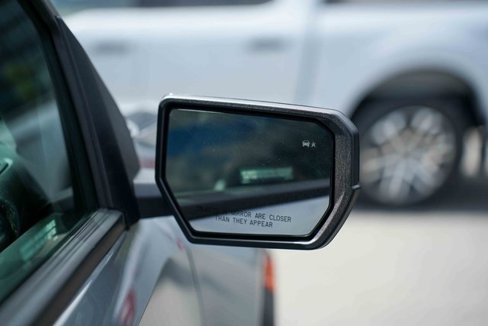 Used 2025 GMC Canyon AT4 image 13