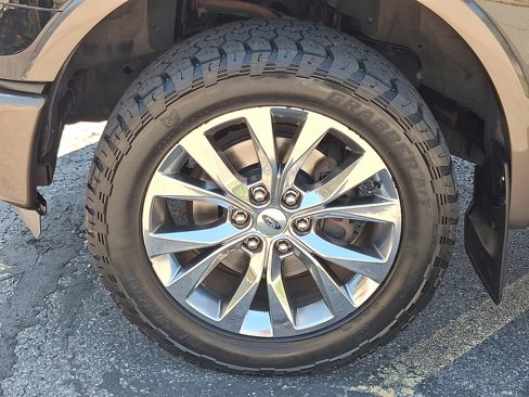Used 2016 Ford F150 Lariat w/ Equipment Group 502A Luxury image 11