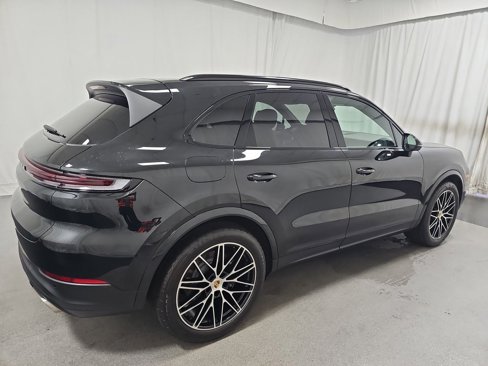 Used 2024 Porsche Cayenne image 6
