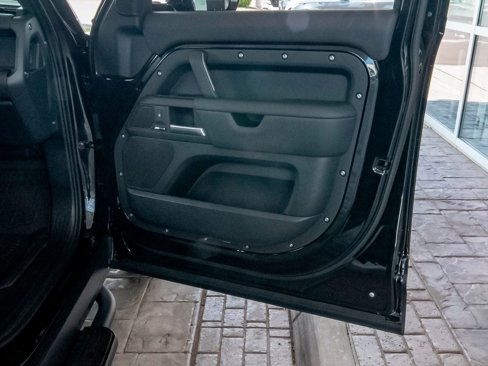 New 2025 Land Rover Defender 110 S image 44