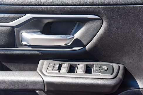 New 2026 RAM 1500 4x4 Crew Cab image 15